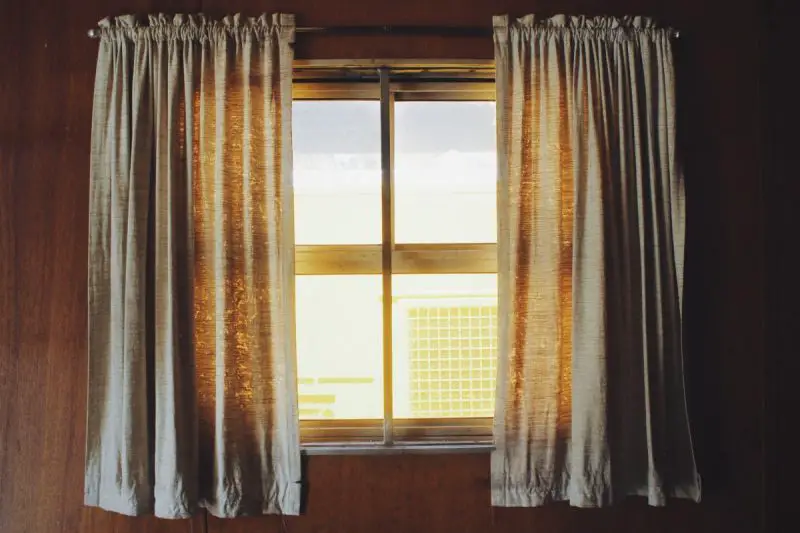Wie misst man Fenster für Vorhänge? 4 einfache Schritte!