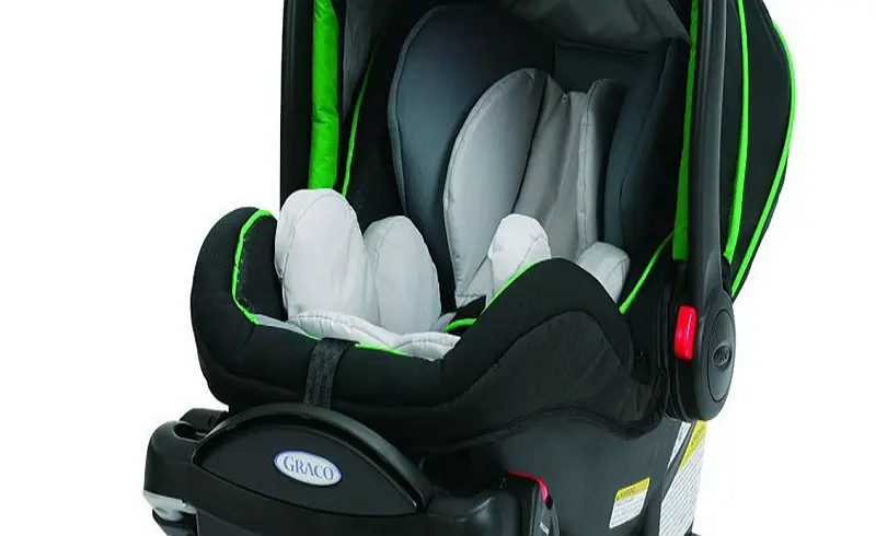So wickeln Sie einen Autositz für eine Babyparty ein