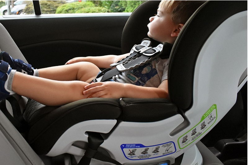 Tipps zum Anpassen der Gurte für Babyautositze