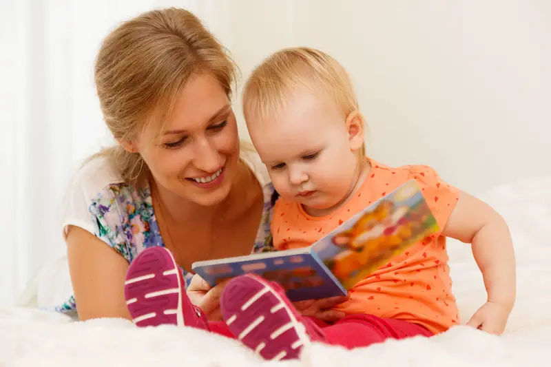 Was schreibt man in ein Babygeschichtenbuch? Ein Ratgeber