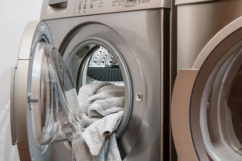 Wie viel kosten gewerbliche Waschmaschinen und Trockner? 4 wichtige Faktoren
