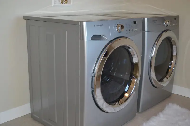 Wie stapelt man Whirlpool-Waschmaschinen und -Trockner? 8 einfache Schritte!